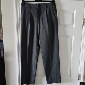 BNWOT Uniqlo Women's Pleated Dress Pants - Charcoal